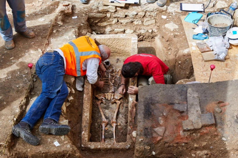Найден саркофаг эпохи Меровингов: новый взгляд на историю Франции