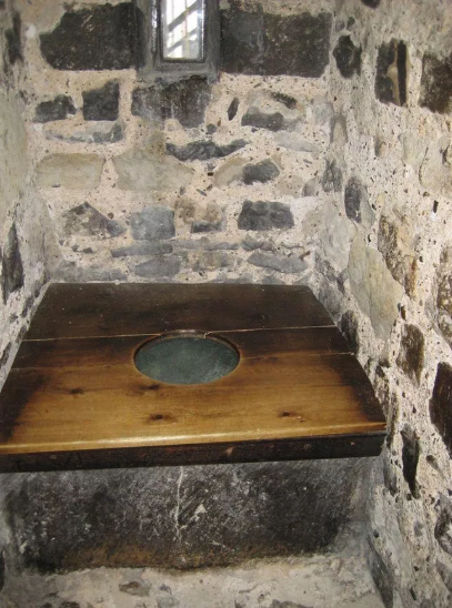 Туалет в замке