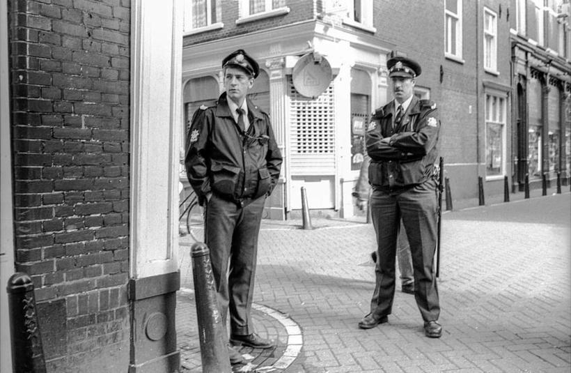 Блог - Любопытные фото о том, какой была улица красных фонарей Амстердама 30 лет назад Любопытные фото о том, какой была улица красных фонарей Амстердама 30 лет назад