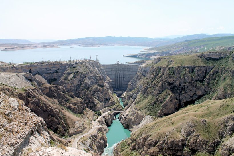Чиркейское водохранилище и дамба Чиркейское водохранилище и дамба
