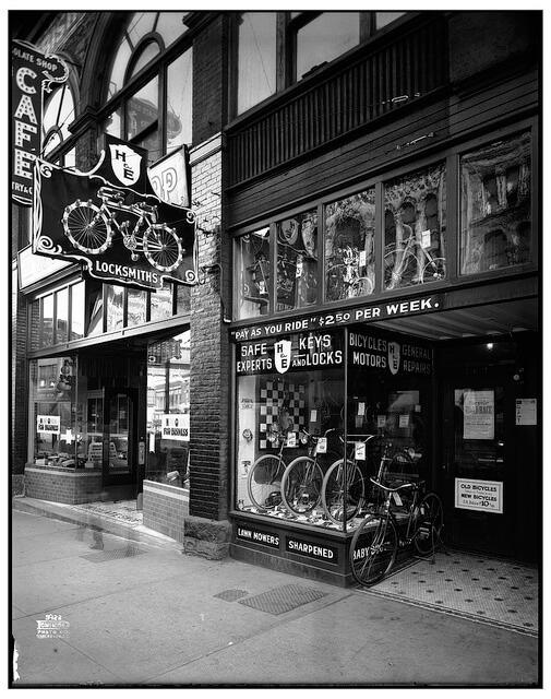 Точка продажи Haskins & Elliot Bicycles, 1923 Точка продажи Haskins & Elliot Bicycles, 1923