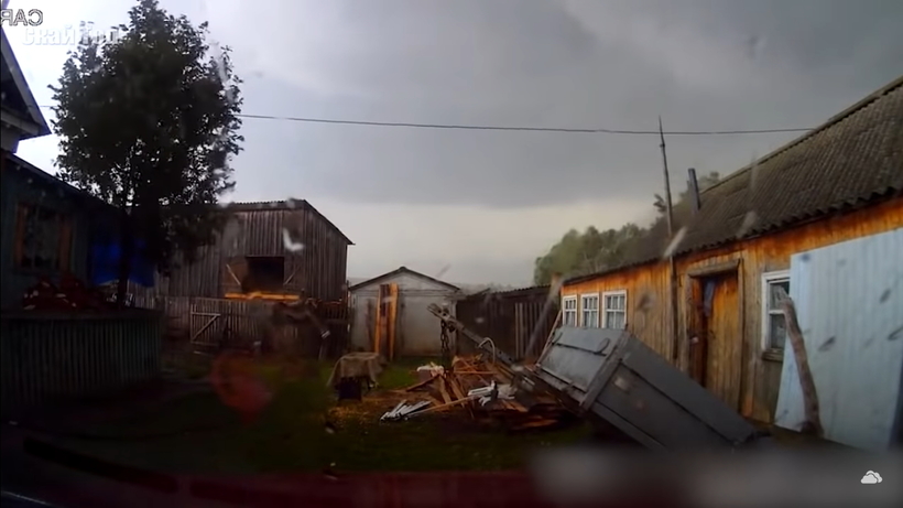 Блог - Видео: Камеры, которые оказались в самом центре торнадо и сняли его мощь прямо изнутри Видео: Камеры, которые оказались в самом центре торнадо и сняли его мощь прямо изнутри