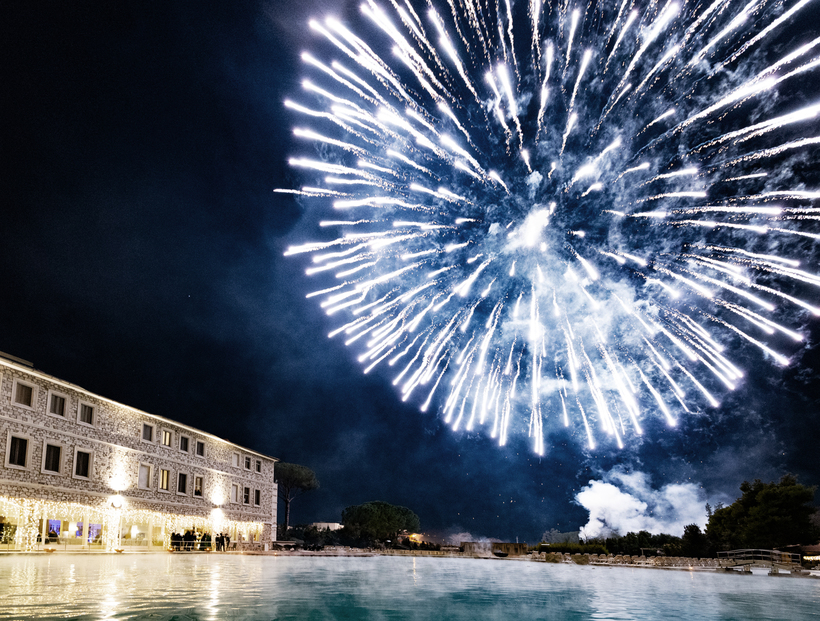 Блог - Сотый Новый год в термальном бассейне Terme di Saturnia Natural Spa & Golf Resort Сотый Новый год в термальном бассейне Terme di Saturnia Natural Spa & Golf Resort