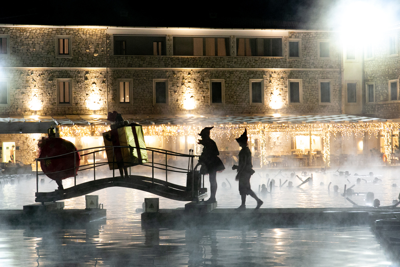 Блог - Сотый Новый год в термальном бассейне Terme di Saturnia Natural Spa & Golf Resort Сотый Новый год в термальном бассейне Terme di Saturnia Natural Spa & Golf Resort