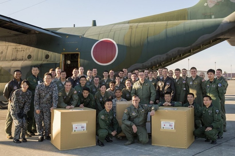 Блог - Операция Christmas Drop: как американцы поздравляют жителей Микронезии с Рождеством Операция Christmas Drop: как американцы поздравляют жителей Микронезии с Рождеством