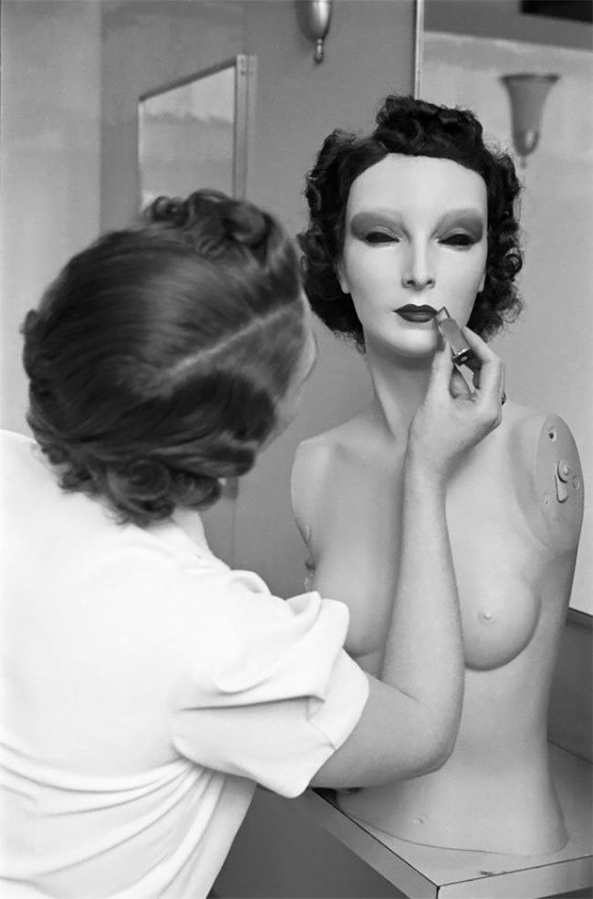 Блог - Странные фотографии Синтии, манекена-суперзвезды 1930-х годов Странные фотографии Синтии, манекена-суперзвезды 1930-х годов
