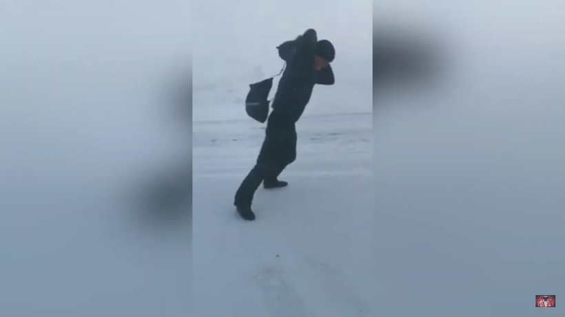 Блог - Жители Норильска делятся видео недавней пурги, которая сдувала людей и машины Жители Норильска делятся видео недавней пурги, которая сдувала людей и машины