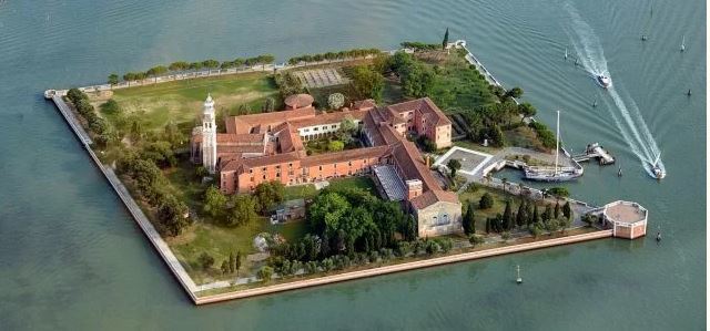 Как венецианская аспирантка обнаружила самый древний меч в мире