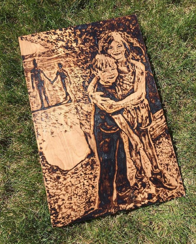 Художник отказался от традиционных кистей и рисует солнцем