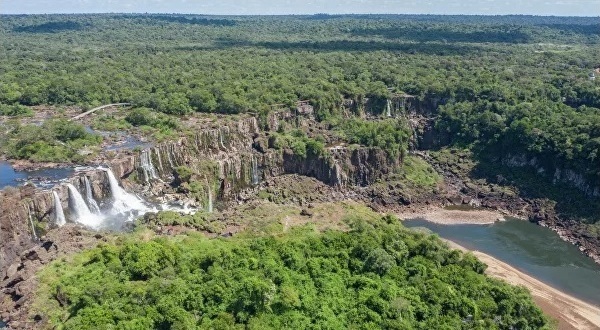Блог - Самые красивые водопады планеты под угрозой: Игуасу катастрофически пересохли Самые красивые водопады планеты под угрозой: Игуасу катастрофически пересохли