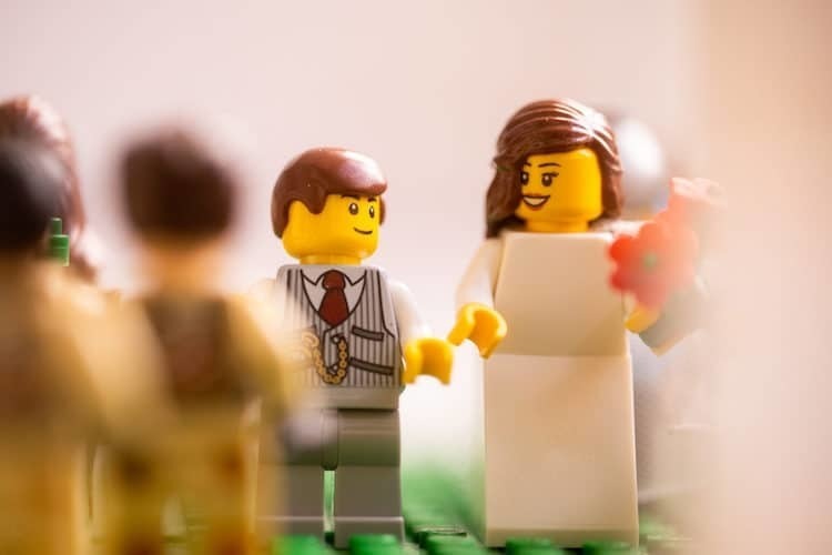 Блог - Фотограф делает свадебные фото для героев LEGO, чтобы не утратить навыки на карантине Фотограф делает свадебные фото для героев LEGO, чтобы не утратить навыки на карантине