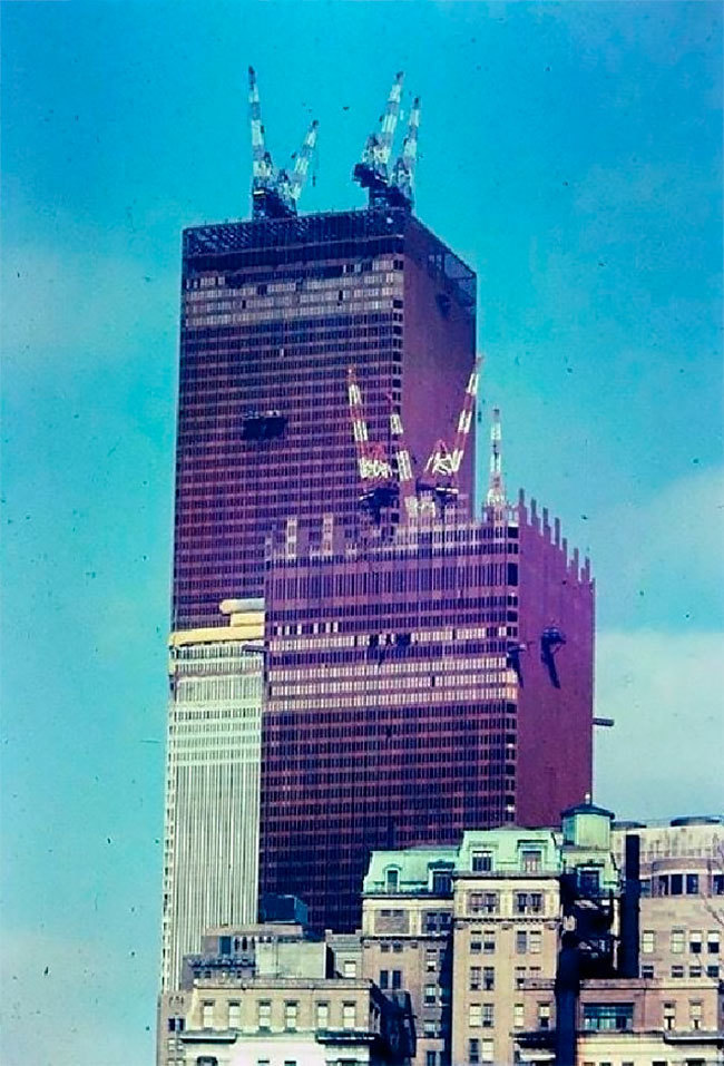 Блог - Культовый символ Нью-Йорка: башни-близнецы в 1970-е на потрясающих ретрофотографиях Культовый символ Нью-Йорка: башни-близнецы в 1970-е на потрясающих ретрофотографиях