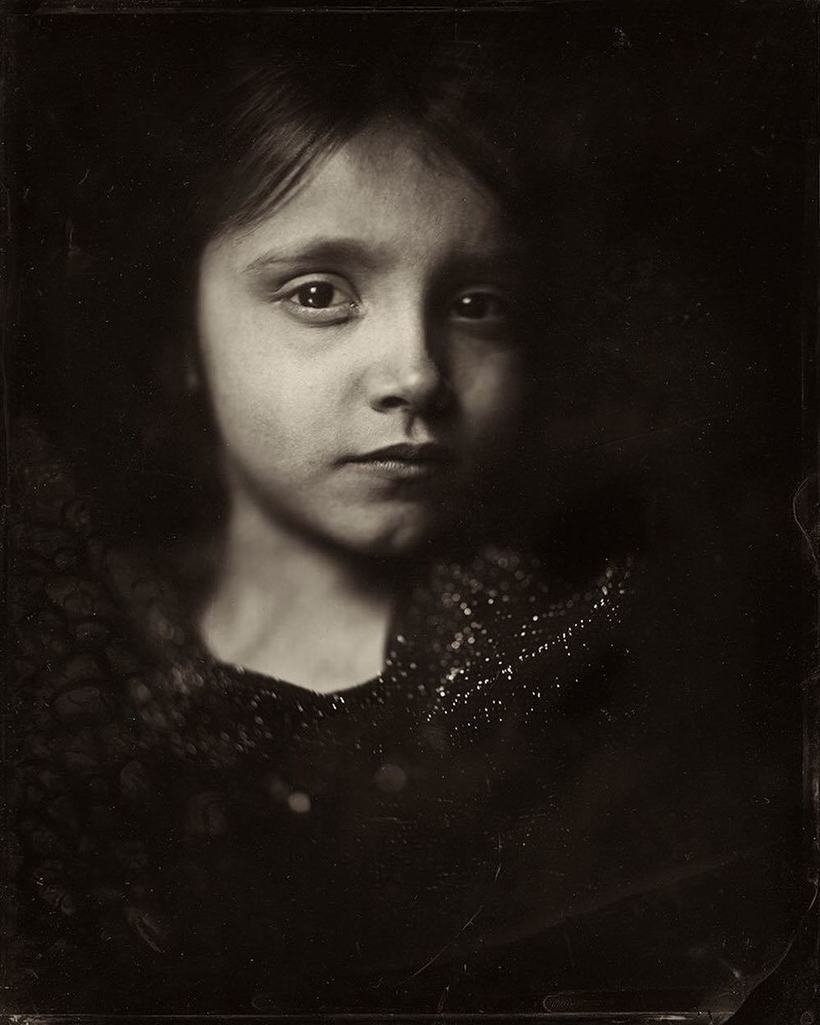 Блог - Фотограф из Франции использует 166-летнюю технику для съемки детей Фотограф из Франции использует 166-летнюю технику для съемки детей