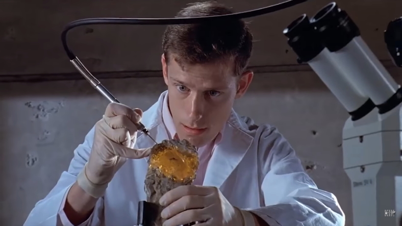 Видео: Ученые начинают клонирование динозавров