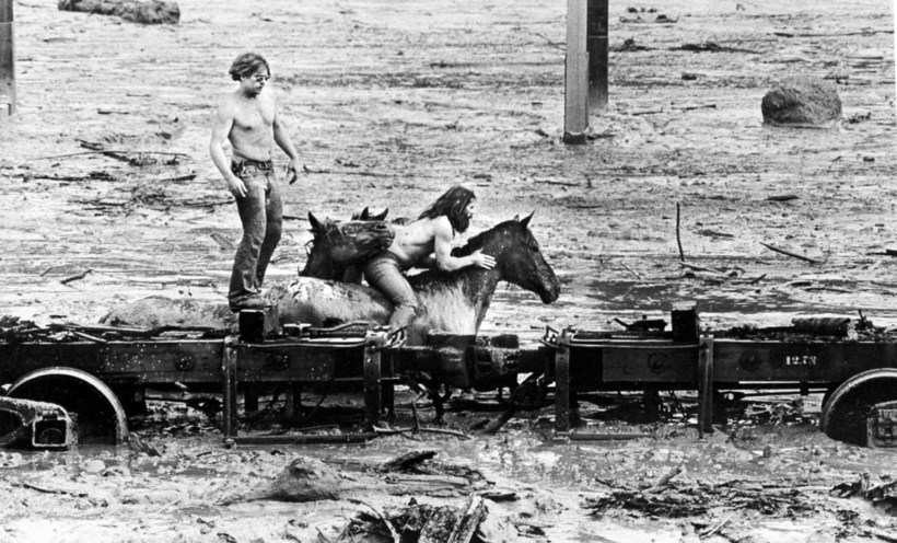 Блог - Впечатляющие исторические фото извержения вулкана Сент-Хеленс 40 лет назад Впечатляющие исторические фото извержения вулкана Сент-Хеленс 40 лет назад