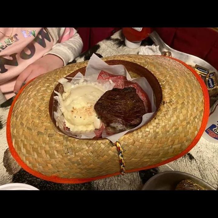 Блог - Пользователи сети поделились самой странной подачей блюд в ресторанах Пользователи сети поделились самой странной подачей блюд в ресторанах