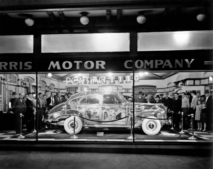 Блог - Уникальный автомобиль-призрак Pontiac Plexiglas 1939 года был полностью прозрачным Уникальный автомобиль-призрак Pontiac Plexiglas 1939 года был полностью прозрачным