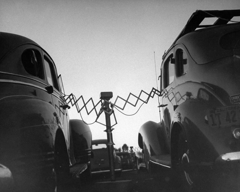 Блог - Редкие фотографии о том, как появились первые автокинотеатры Редкие фотографии о том, как появились первые автокинотеатры
