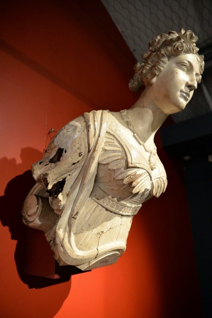 Носовая часть корабля Orpheus, потерпевшего крушение в 1863 году Носовая часть корабля Orpheus, потерпевшего крушение в 1863 году