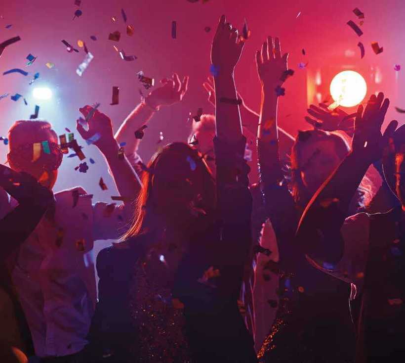 Пир во время чумы: в США проводят коронавирусные вечеринки