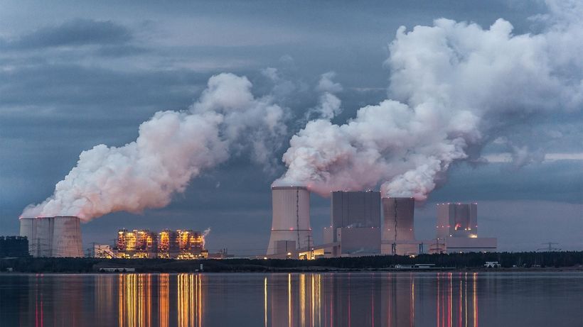 Поступление углекислого газа в атмосферу планеты растет с каждым годом Поступление углекислого газа в атмосферу планеты растет с каждым годом