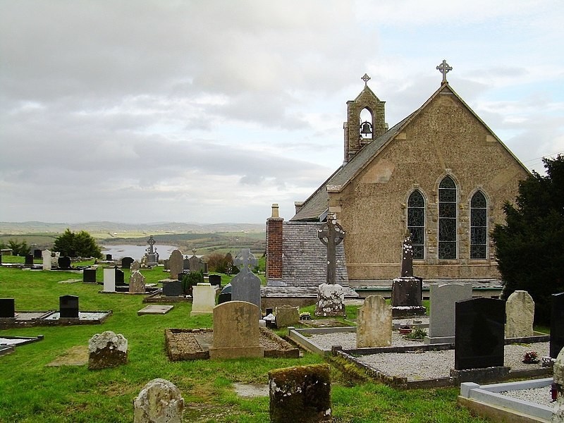 Почему земля с могилы ирландского священника исцеляет на протяжении веков