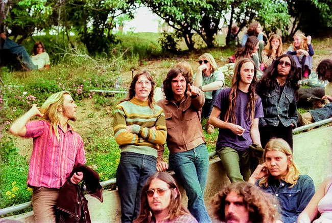 Блог - Проникновенные портреты молодежи Сан-Диего в начале 1970-х, отражающие дух времени Проникновенные портреты молодежи Сан-Диего в начале 1970-х, отражающие дух времени