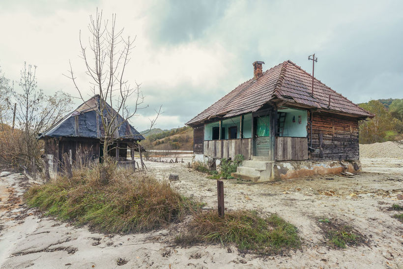 Блог - Фотограф из Германии обнаружил токсичную долину в Румынии Фотограф из Германии обнаружил токсичную долину в Румынии