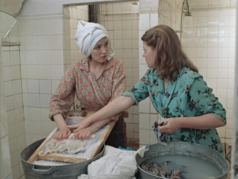 Кадр из фильма «Москва слезам не верит», 1979 год Кадр из фильма «Москва слезам не верит», 1979 год
