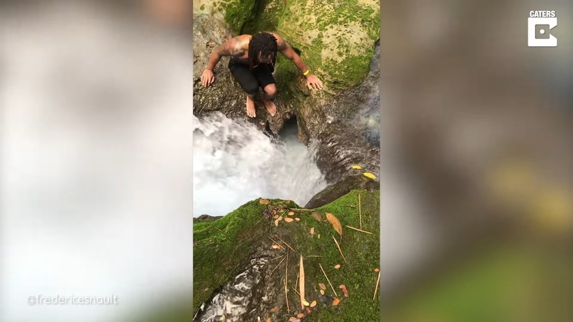 Блог - Видео: Парни прыгнули в водопад и исчезли, но оказалось, что так они попали в пещеру Видео: Парни прыгнули в водопад и исчезли, но оказалось, что так они попали в пещеру