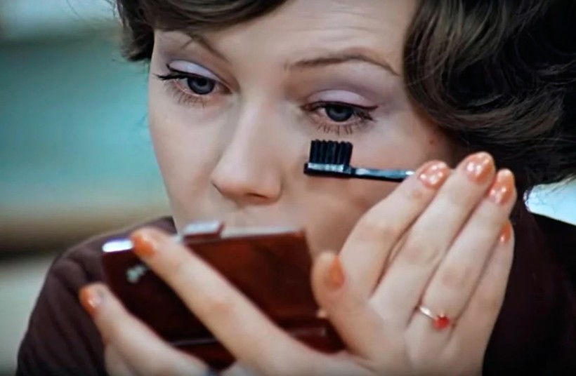 Кадр из фильма «Служебный роман», 1977 год Кадр из фильма «Служебный роман», 1977 год