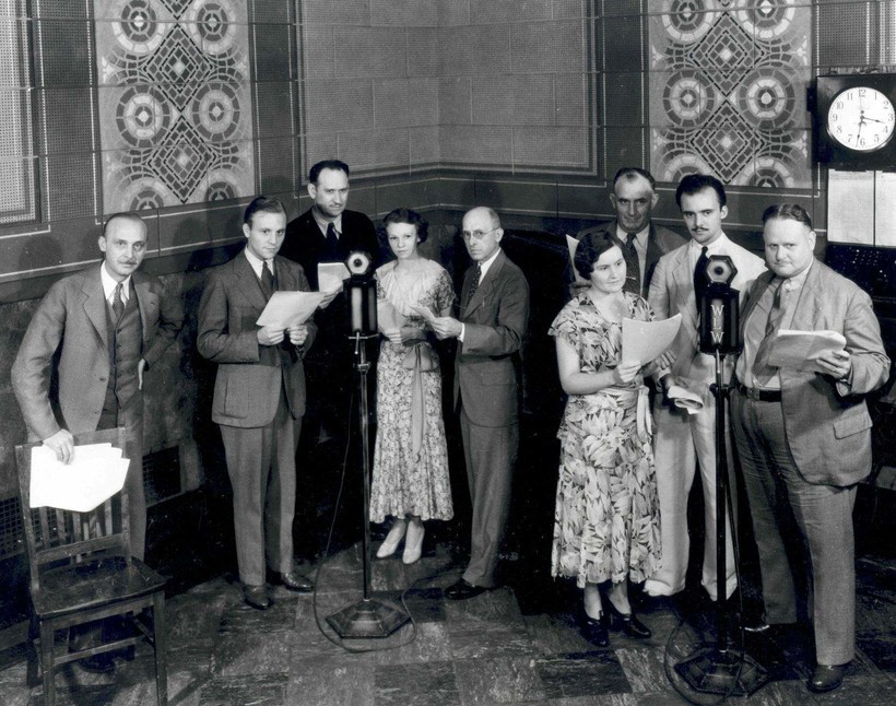 Первая серия «мыла», спонсировала которое компания P&G, 1932 год Первая серия «мыла», спонсировала которое компания P&G, 1932 год