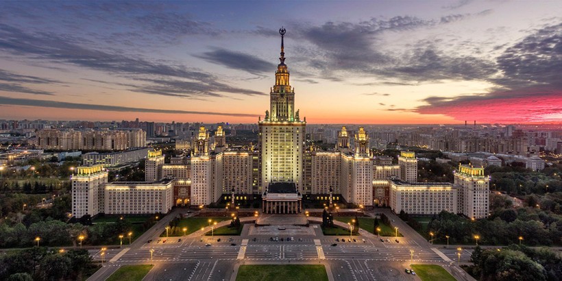 Главное здание МГУ. Фото: Владимир Щербаков Главное здание МГУ. Фото: Владимир Щербаков