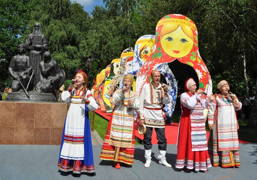 В городе Сергиеве Посаде даже проходил фестиваль «Русская Матрешка» В городе Сергиеве Посаде даже проходил фестиваль «Русская Матрешка»