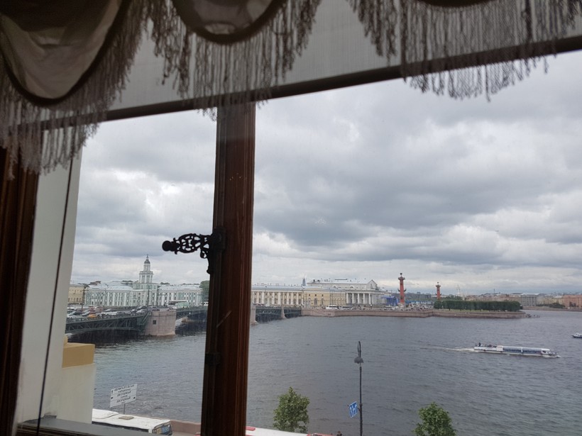 Блог - На дне Невы прямо у Эрмитажа обнаружили корабль, затонувший около двухсот лет назад На дне Невы прямо у Эрмитажа обнаружили корабль, затонувший около двухсот лет назад