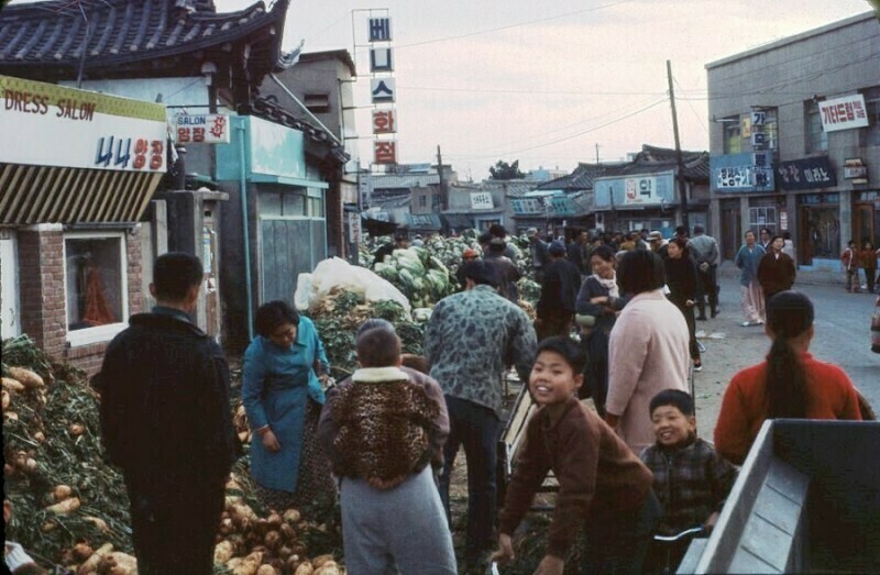 Блог - 15 правдивых фотографий о том, как жила Корея в 1970-е годы 15 правдивых фотографий о том, как жила Корея в 1970-е годы