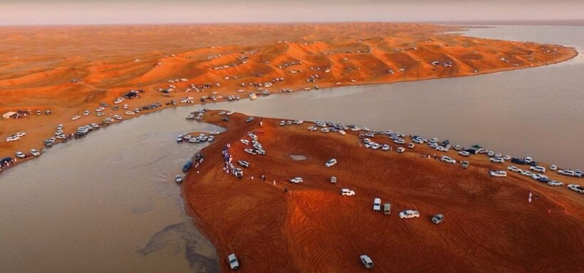 Блог - Видео: Новое чудо в пустыне — на песке появляются огромные озера Видео: Новое чудо в пустыне — на песке появляются огромные озера