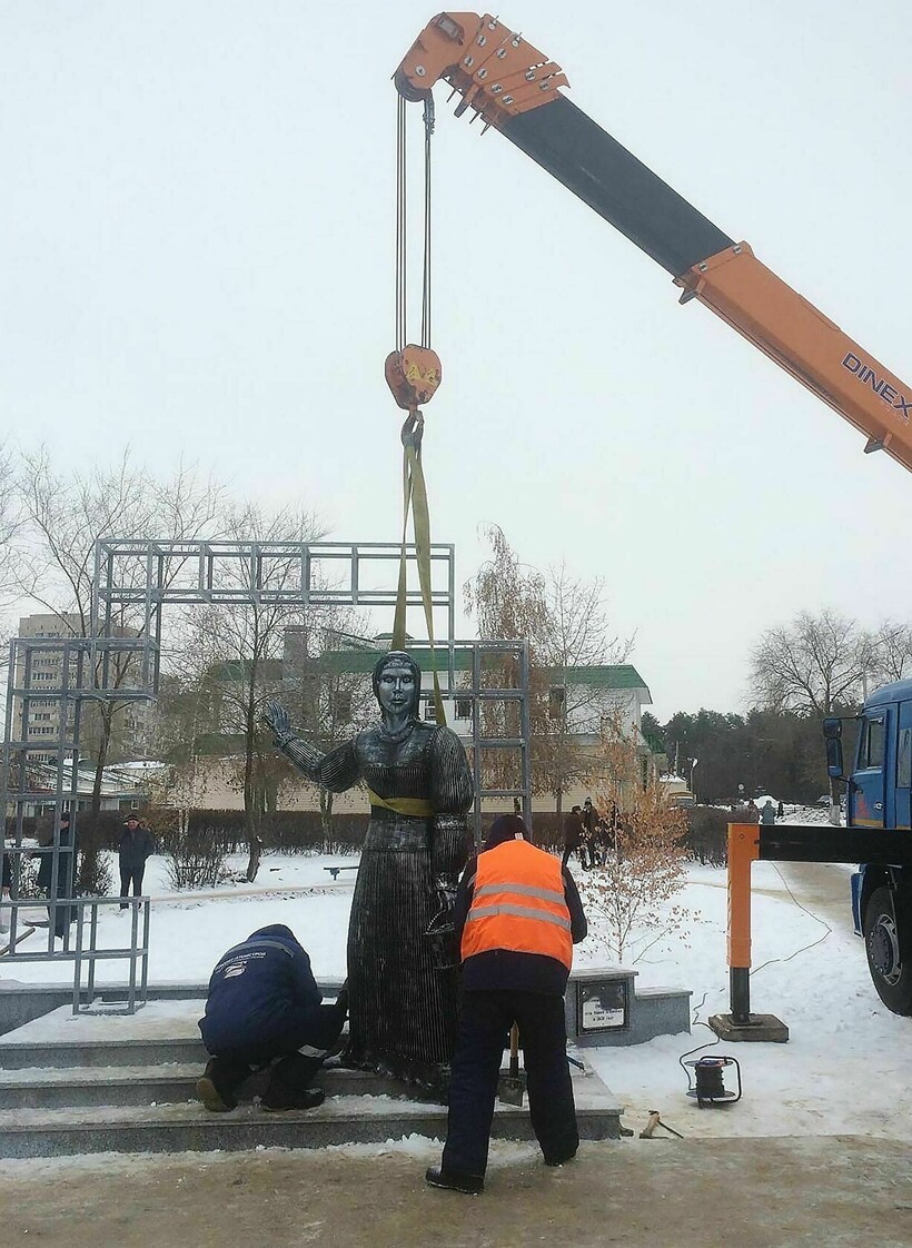 Демонтаж неудавшегося подарка городу