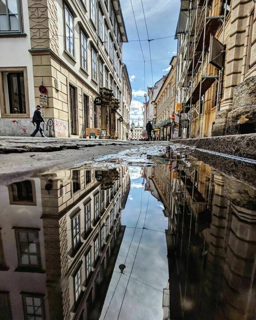 Другой мир: испанец снимает лужи и показывает, что даже в них есть прекрасное