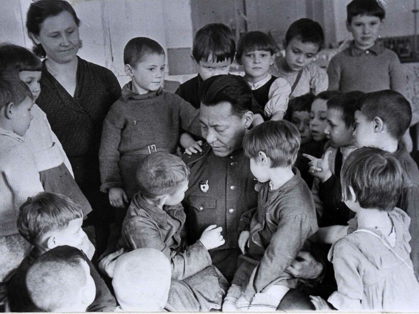 Ветеранов войны приглашали на встречи с детьми и молодежью Ветеранов войны приглашали на встречи с детьми и молодежью