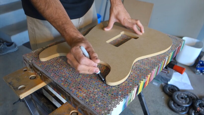 Блог - Видео: Гитара из тысячи цветных карандашей Видео: Гитара из тысячи цветных карандашей