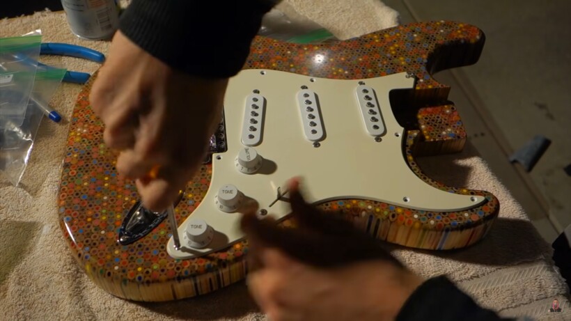 Блог - Видео: Гитара из тысячи цветных карандашей Видео: Гитара из тысячи цветных карандашей