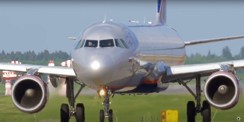 Блог - Видео: Зачем на двигателях самолетов рисуют белые спирали Видео: Зачем на двигателях самолетов рисуют белые спирали