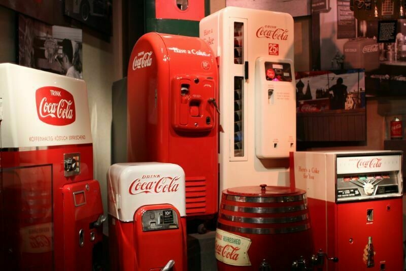 Блог - Санта-Клаус и какао: 5 фактов о Coca-Cola, которые сделали ее популярной Санта-Клаус и какао: 5 фактов о Coca-Cola, которые сделали ее популярной