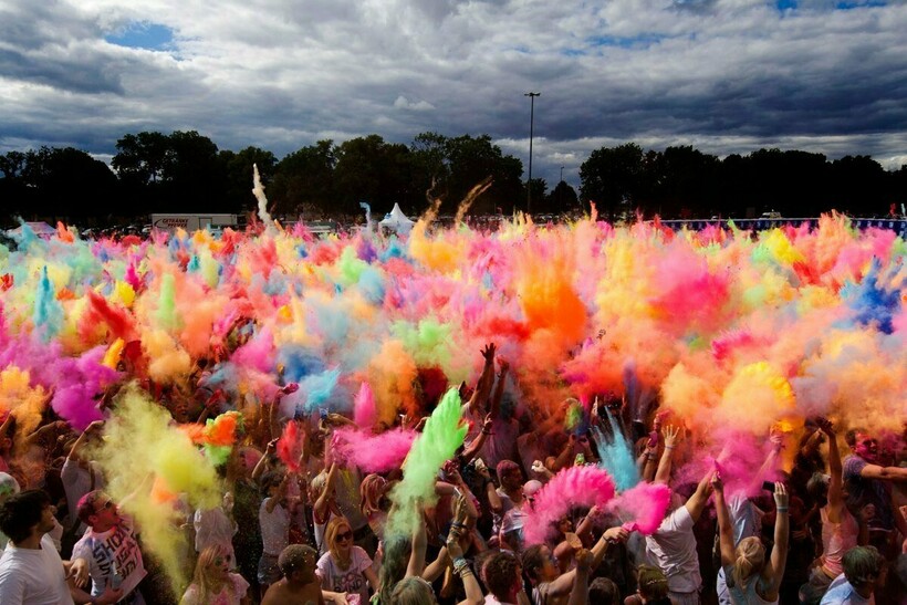 Краски Холи