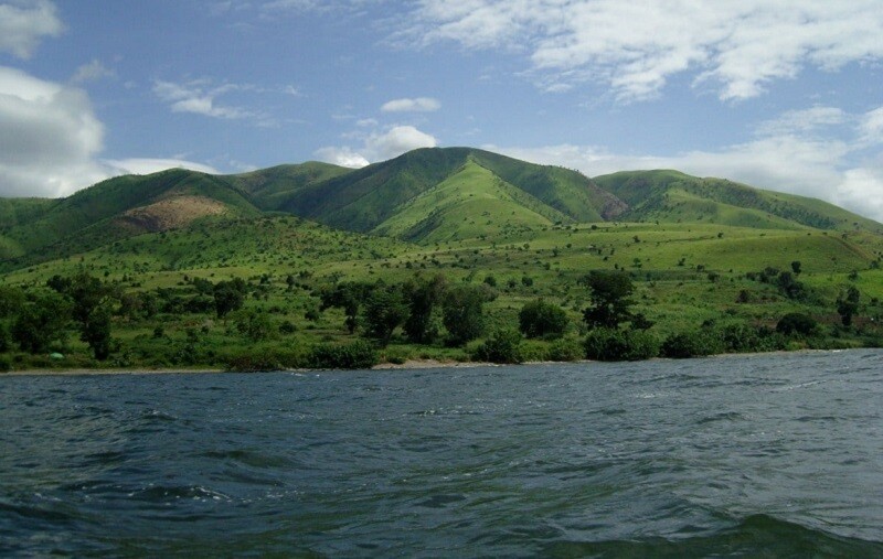 Воды озера Эдвард