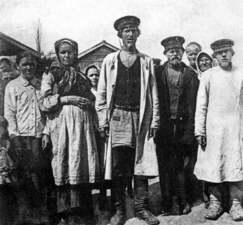 Идти в примаки в семью жены не хотелось никому, но порой просто не было выбора Идти в примаки в семью жены не хотелось никому, но порой просто не было выбора