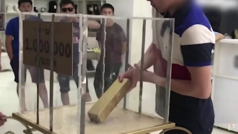 Блог - Видео: Можно ли забрать в аэропорту золотой слиток — самые яркие рекламные кампании Видео: Можно ли забрать в аэропорту золотой слиток — самые яркие рекламные кампании