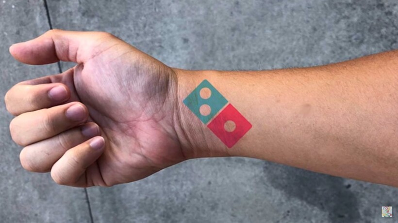 Блог - Видео: Можно ли забрать в аэропорту золотой слиток — самые яркие рекламные кампании Видео: Можно ли забрать в аэропорту золотой слиток — самые яркие рекламные кампании