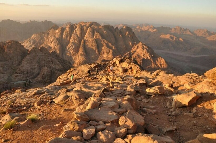 Дорога к вершине горы